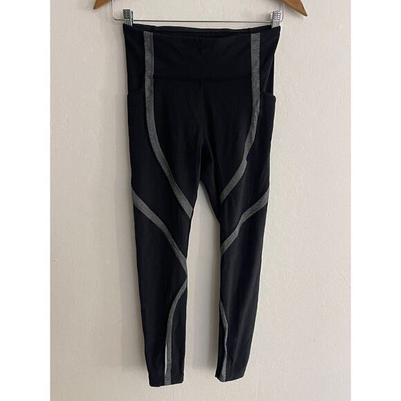 Lululemon sz 6 Wild Twist 7 / 8 Tight Black & Heather Gray 25 Leggings - Picture 3 of 15